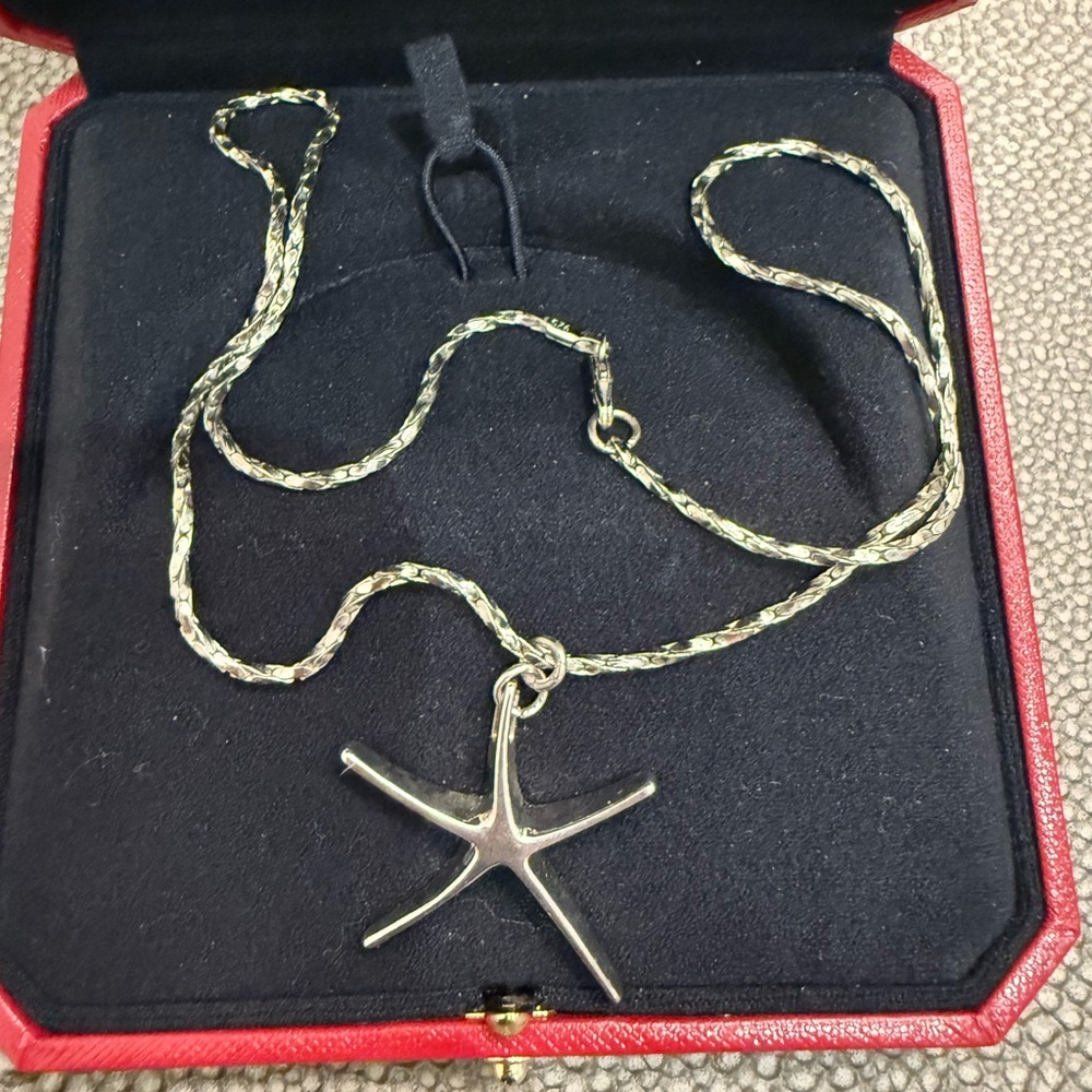 Silver Starfish Pendant Necklace